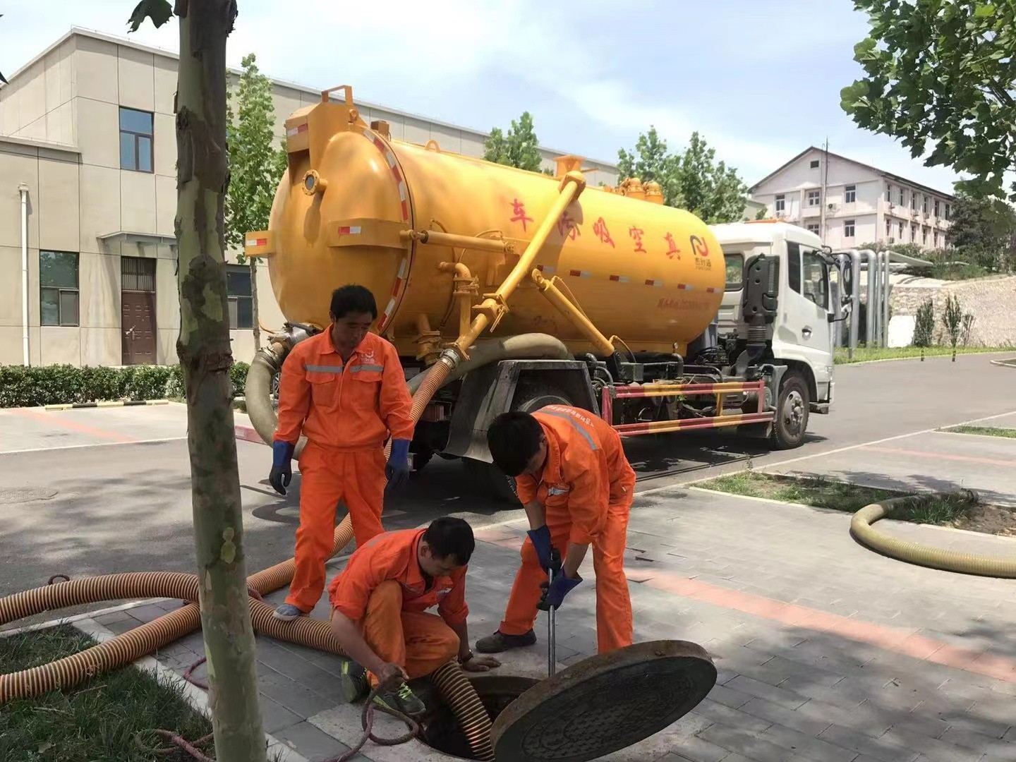 甘井子化粪池清理与5-8吨吸粪车施工效率分析